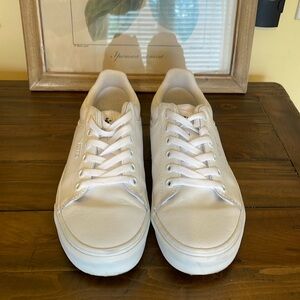 Vans Women’s Seldan Low Top Sneaker